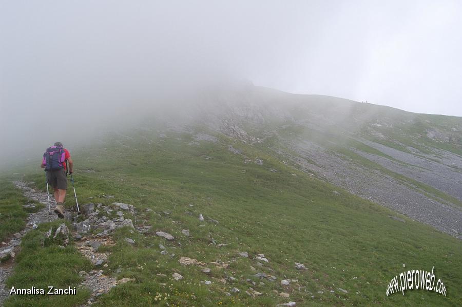 15 Scende di nuovo la nebbia.JPG